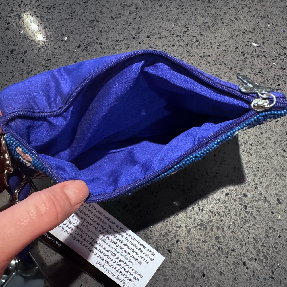 Tupperware Purple Beaded Wristlet with Blue Interior - Picture 6 of 6